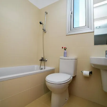 Villa Coral Bay 7, Walking Distance To The Peyia