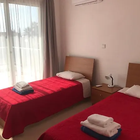 Coral Bay 7, Walking Distance To The Villa *