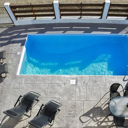 Coral Bay 7, Walking Distance To The * Peyia