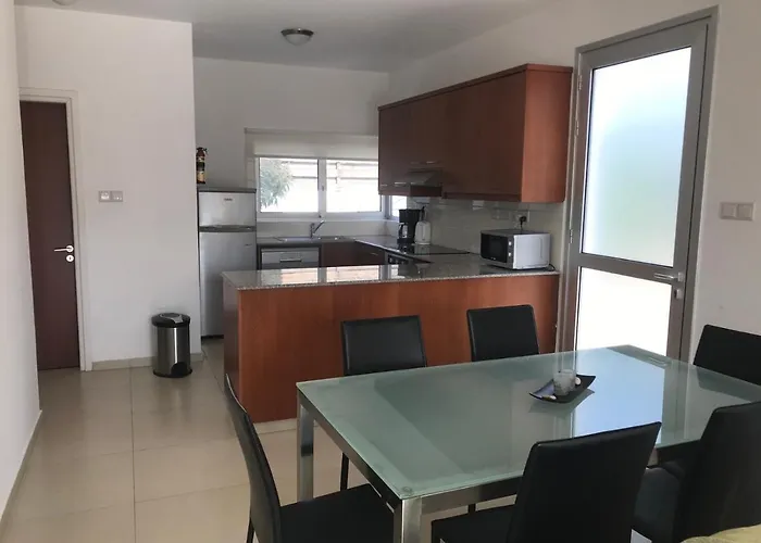 Coral Bay 7, Walking Distance To The *